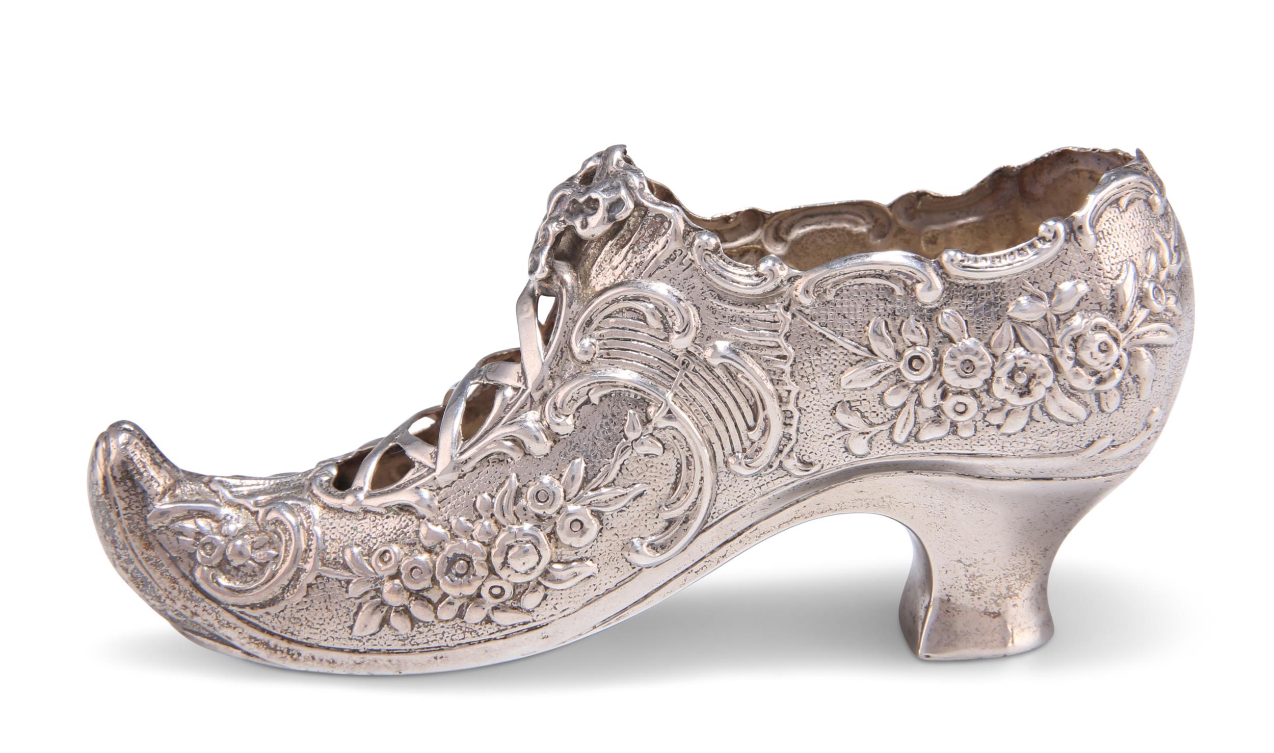 A VICTORIAN SILVER MODEL OF A SHOE - Image 2 of 6