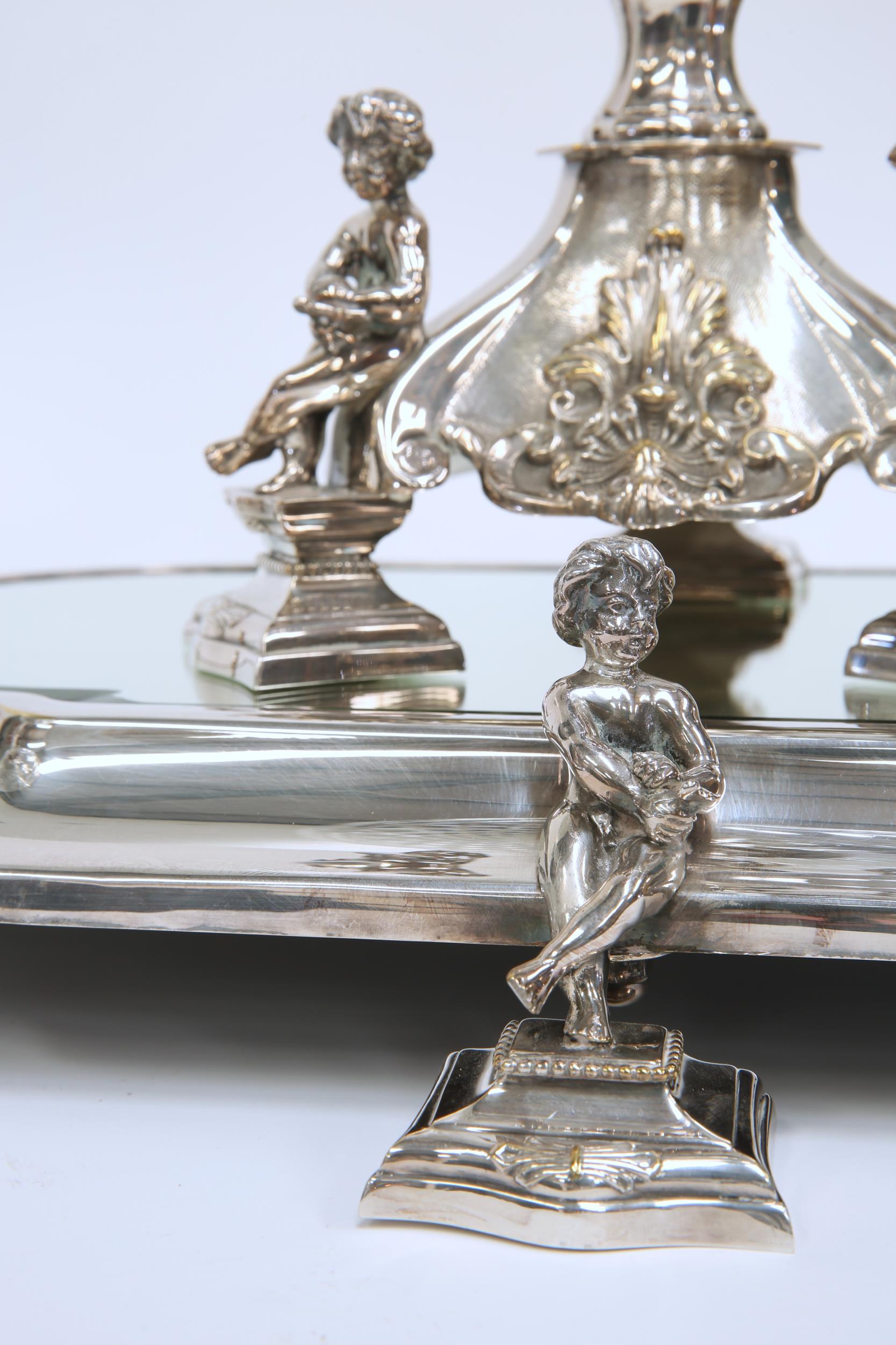 A HANDSOME PAIR OF 19TH CENTURY SILVER-PLATED CENTREPIECES ON MIRRORED STANDS - Image 6 of 16