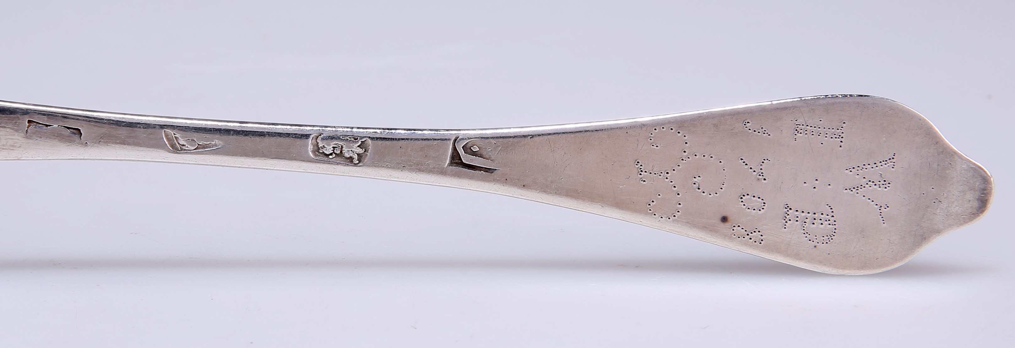 A QUEEN ANNE SILVER DOG-NOSE SPOON - Image 5 of 6