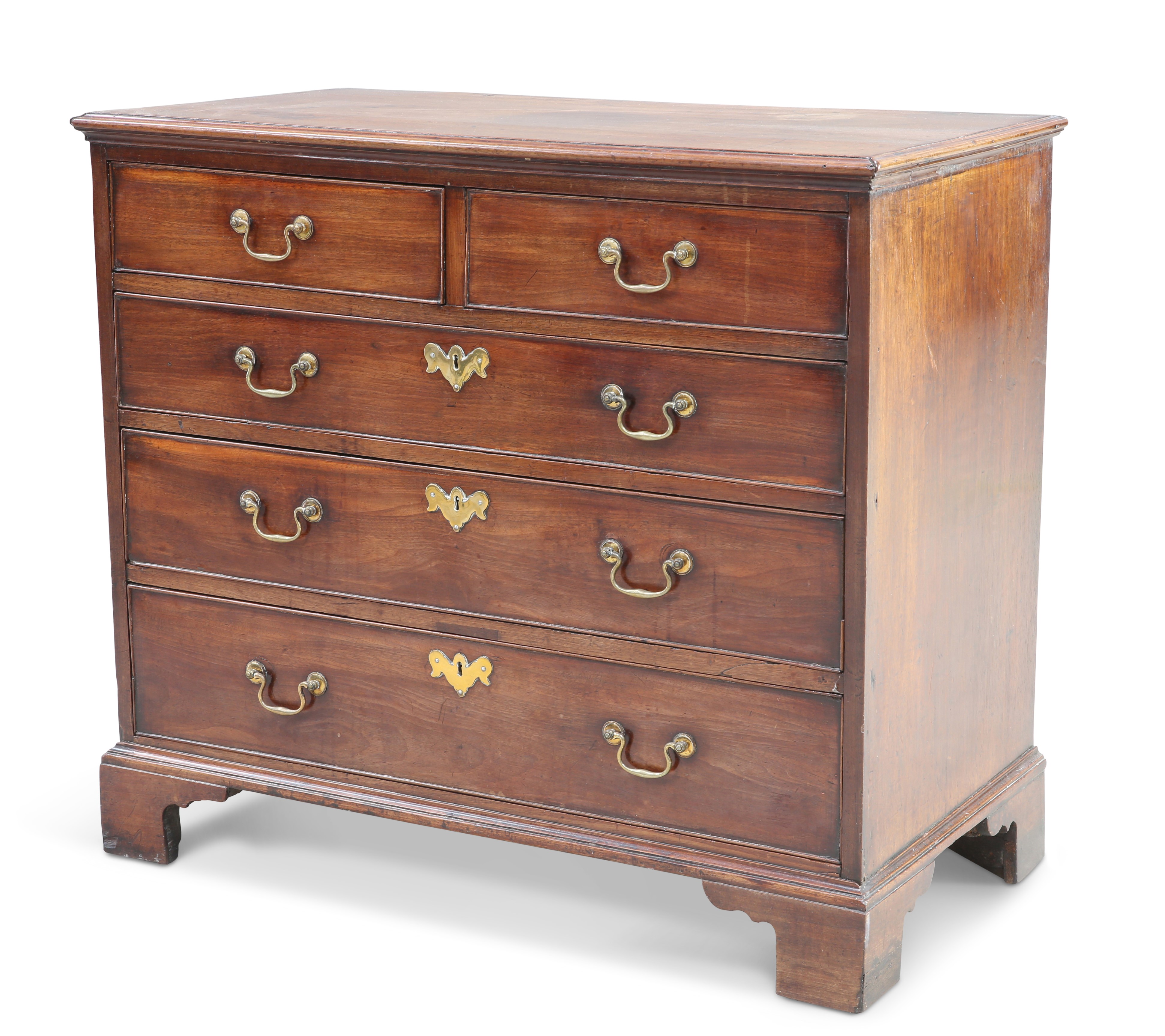 A GEORGE III MAHOGANY CHEST OF DRAWERS