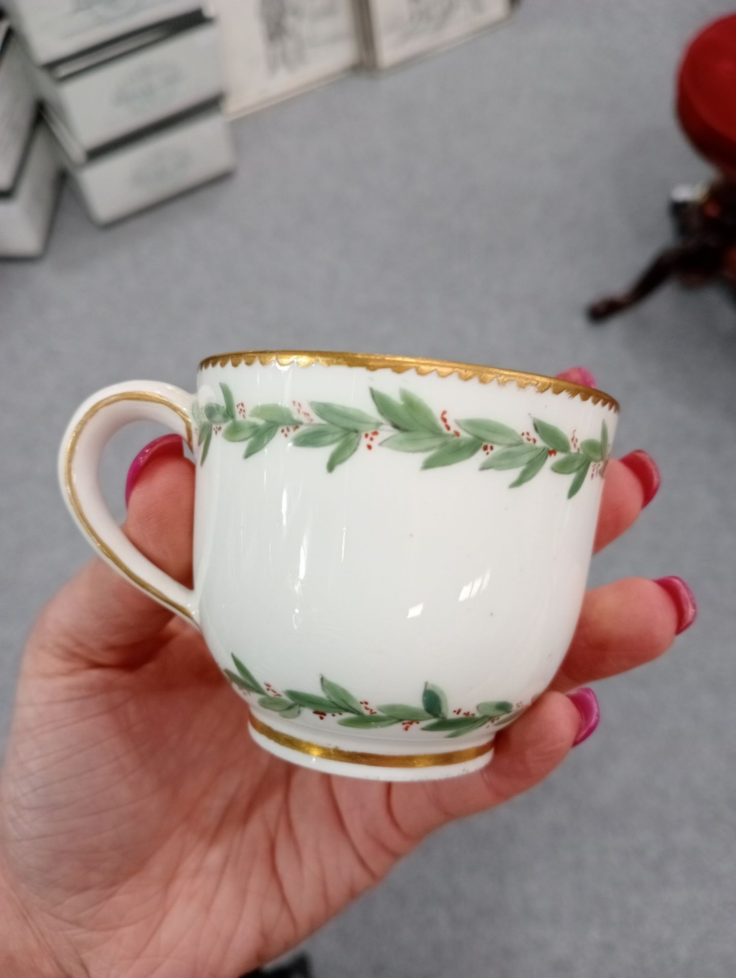 A 19TH CENTURY SÈVRES-STYLE CABINET CUP AND SAUCER - Image 9 of 23