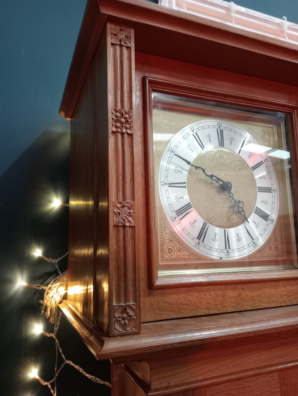 ROBERT THOMPSON OF KILBURN, A MOUSEMAN OAK LONGCASE CLOCK - Bild 3 aus 9