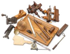 A QUANTITY OF TOOLS, UTENSILS AND KITCHENALIA