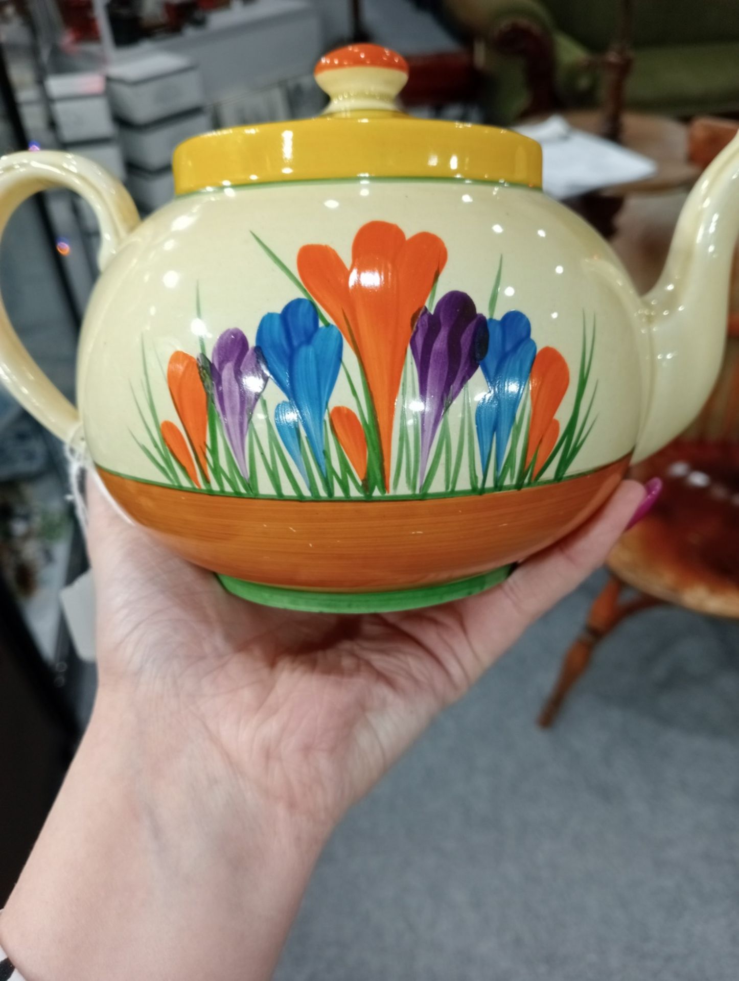 A CLARICE CLIFF CROCUS PATTERN TEAPOT - Image 8 of 12