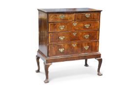 AN EARLY 18TH CENTURY WALNUT CHEST OF DRAWERS