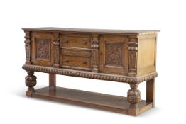 A JACOBEAN-STYLE OAK SIDEBOARD, EARLY 20TH CENTURY