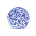 A 19TH CENTURY CHINESE BLUE AND WHITE CHARGER