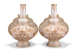 A PAIR OF DERBY CROWN PORCELAIN VASES, CIRCA 1890S