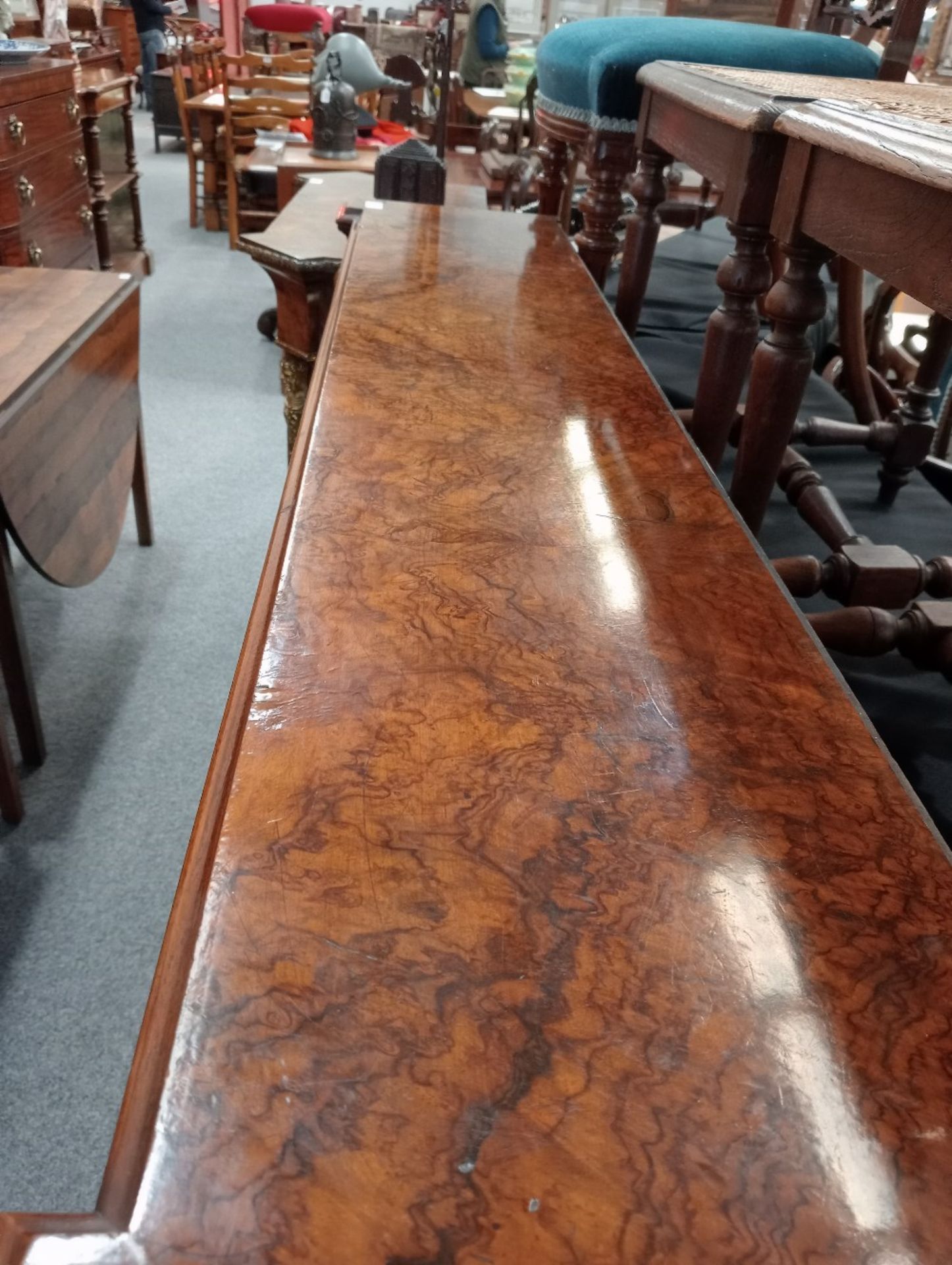 A VICTORIAN BURR WALNUT OPEN BOOKCASE - Bild 6 aus 6