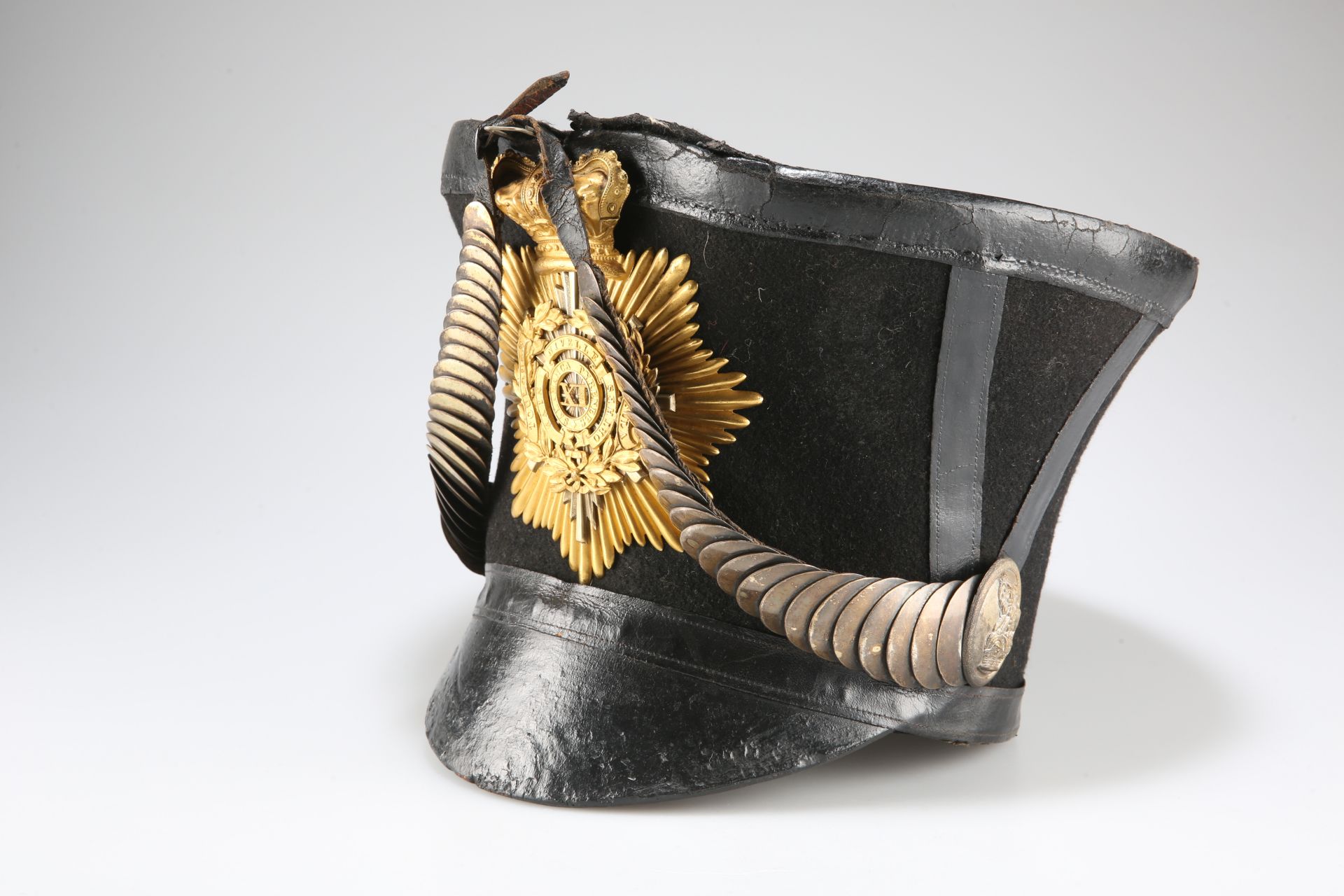 AN OFFICER'S RARE 1829 PATTERN 'BELL TOP' SHAKO - Image 2 of 5