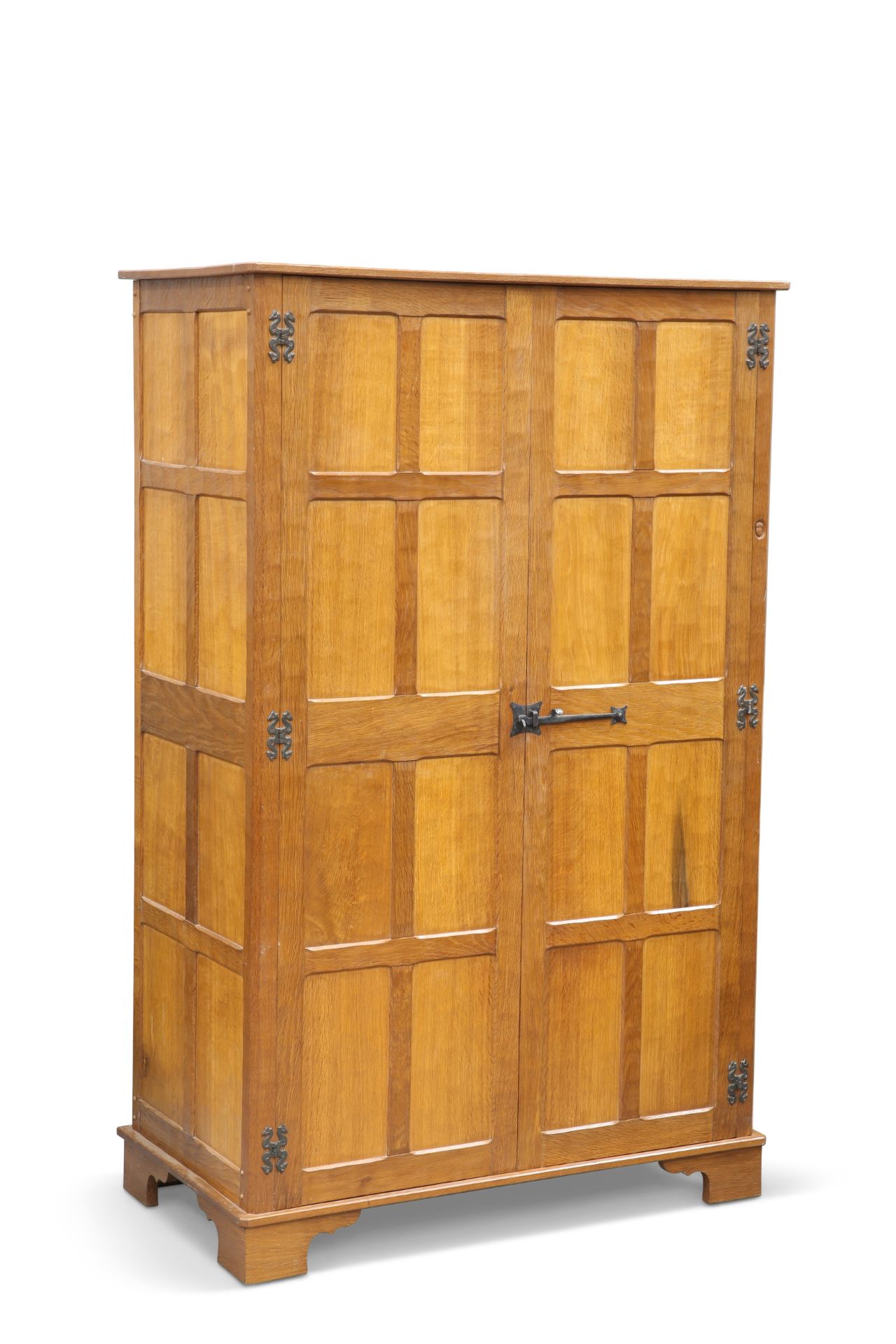 ALAN GRAINGER OF BRANDSBY, AN ACORNMAN OAK WARDROBE