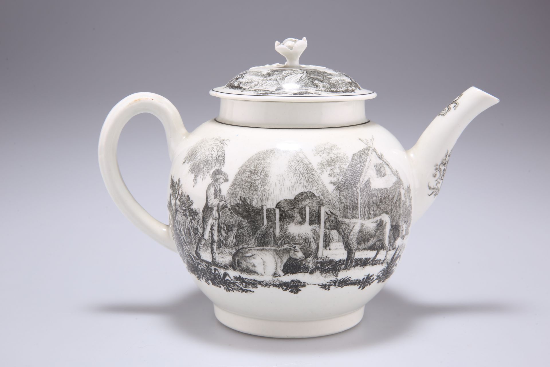 A WORCESTER BLACK TRANSFER-PRINTED TEA SERVICE - Bild 2 aus 3