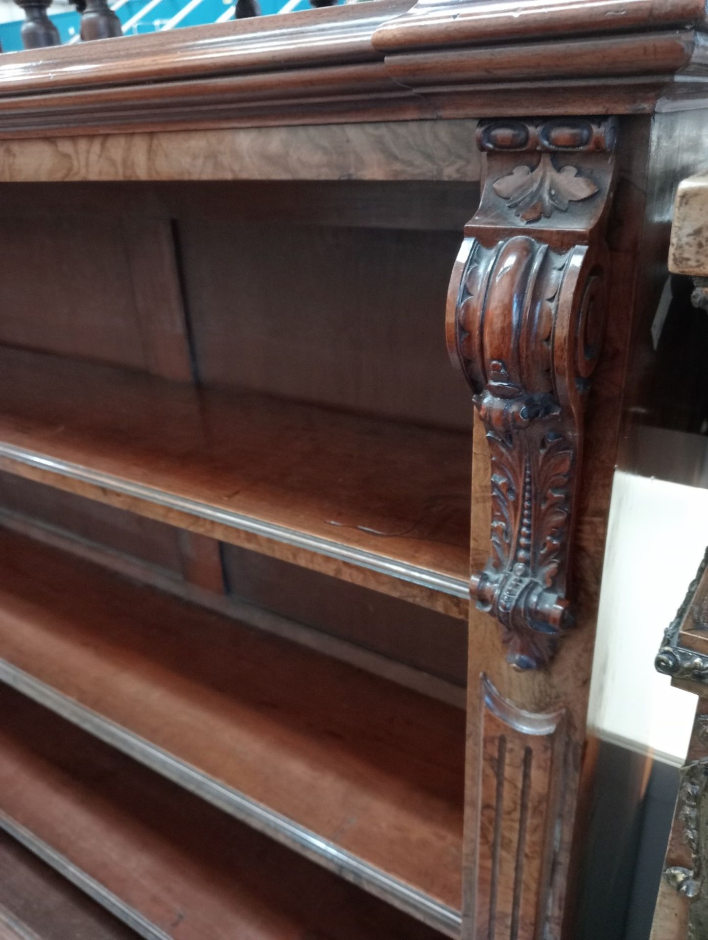 A VICTORIAN BURR WALNUT OPEN BOOKCASE - Bild 2 aus 6