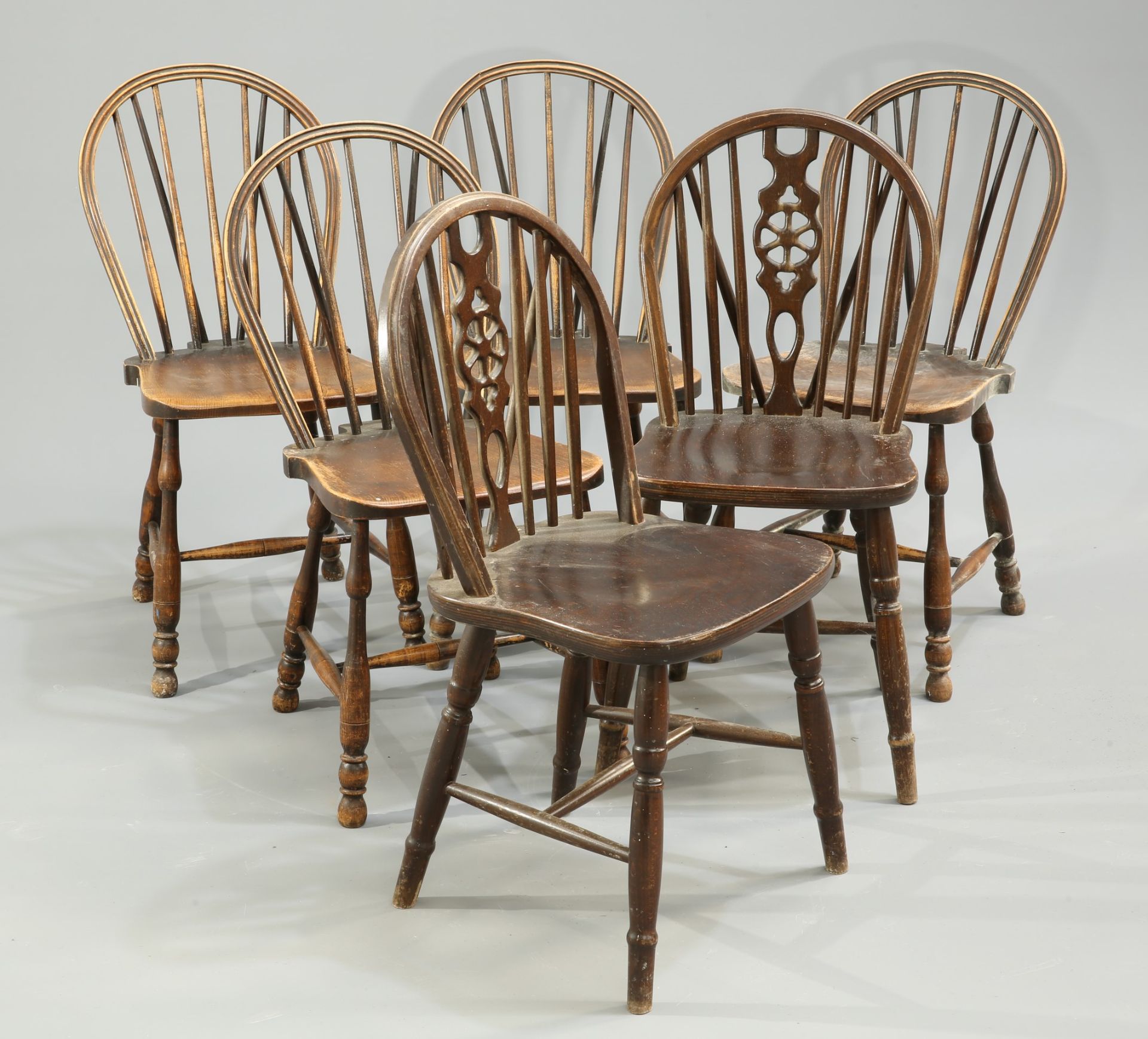 A matched set of six Windsor dining chairs, 20th Century