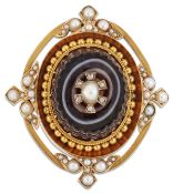 A VICTORIAN AGATE AND SPLIT PEARL BROOCH