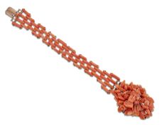 A 19TH CENTURY ITALIAN CORAL BRACELET