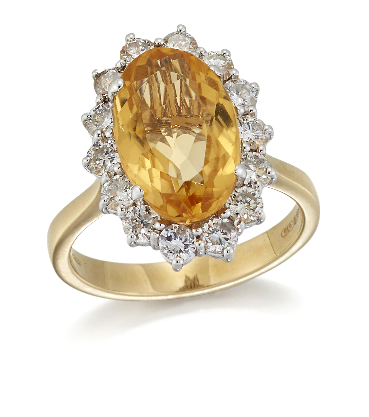 AN 18 CARAT GOLD CITRINE AND DIAMOND CLUSTER RING