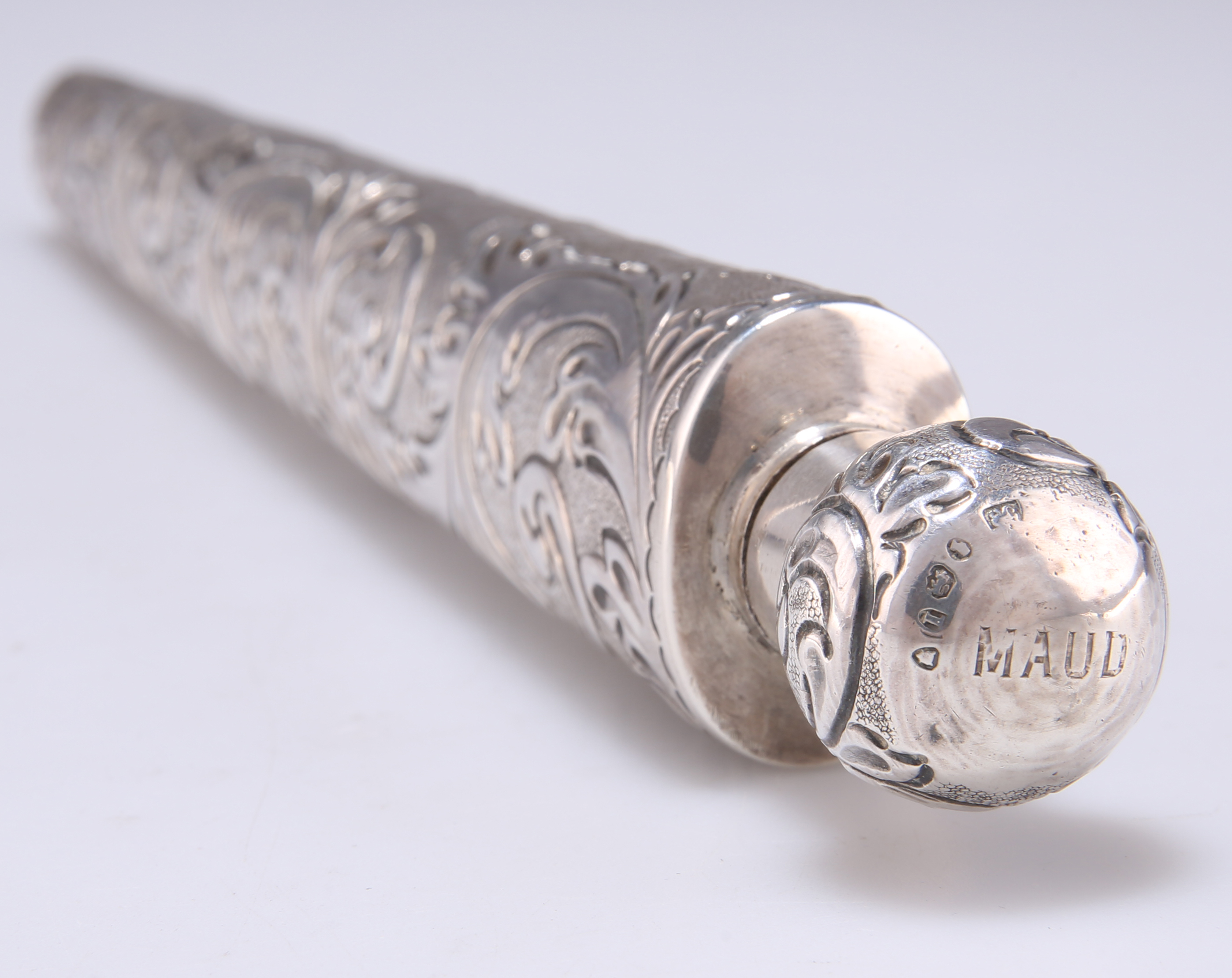 A VICTORIAN SILVER SCENT FLASK - Image 3 of 3