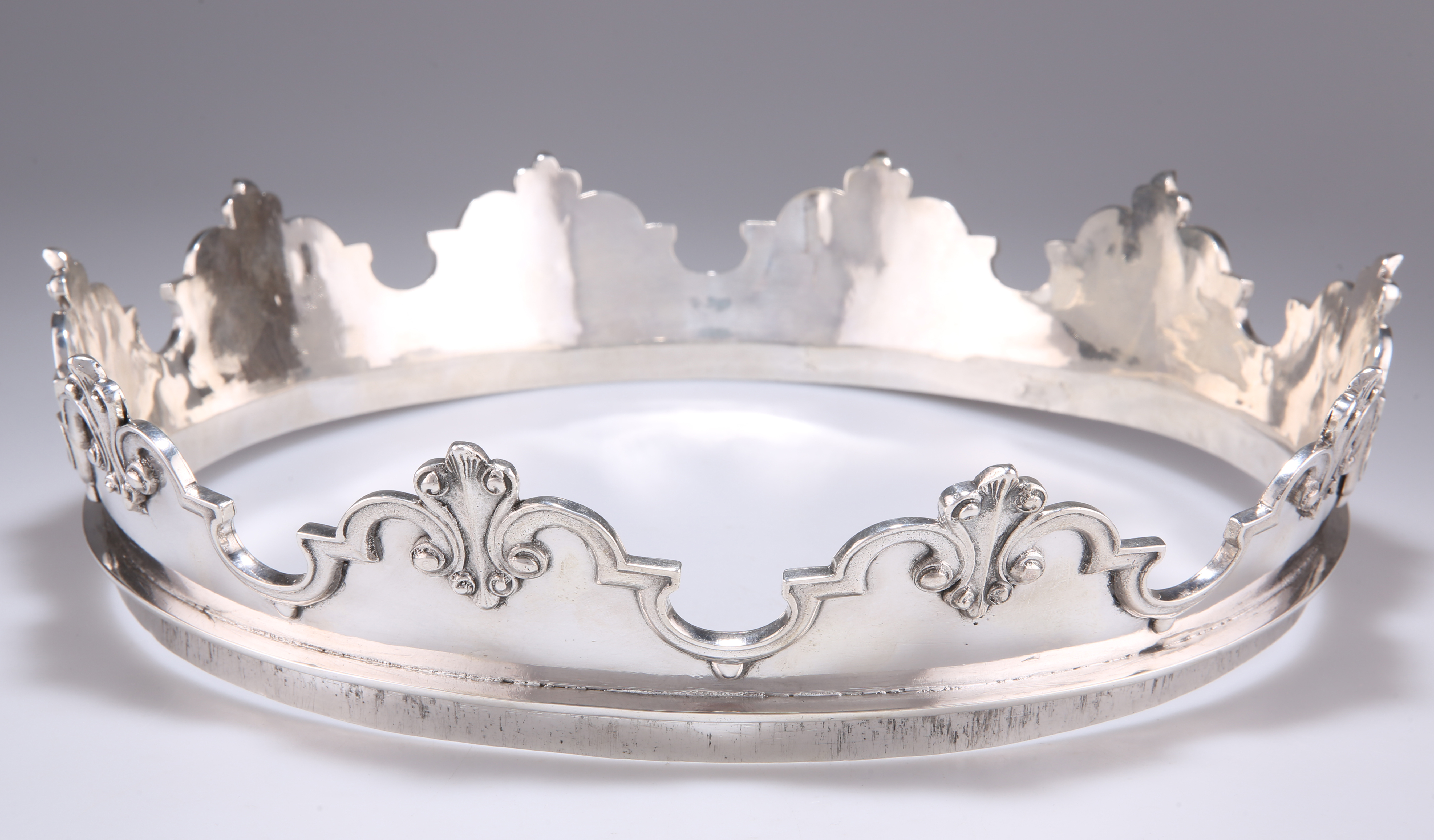 A QUEEN ANNE RARE SILVER MONTEITH - Image 5 of 5