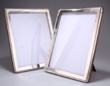 A PAIR OF GEORGE V SILVER PICTURE FRAMES