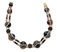 A VICTORIAN BANDED AGATE NECKLACE