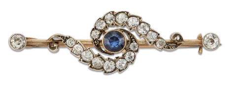 AN EARLY 20TH CENTURY SAPPHIRE AND DIAMOND BAR BROOCH