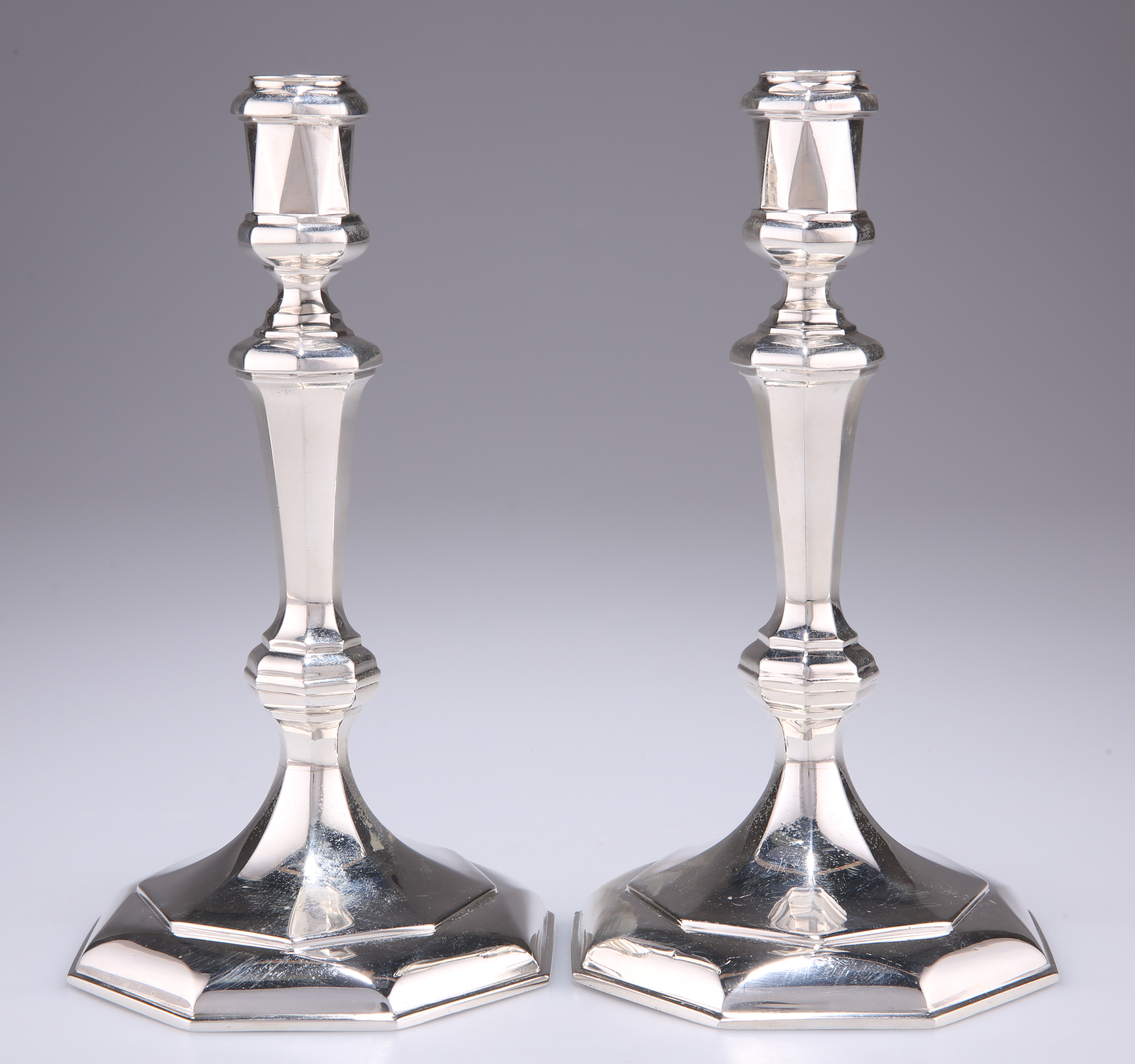 A PAIR OF ELIZABETH II SILVER CANDLESTICKS - Image 2 of 3