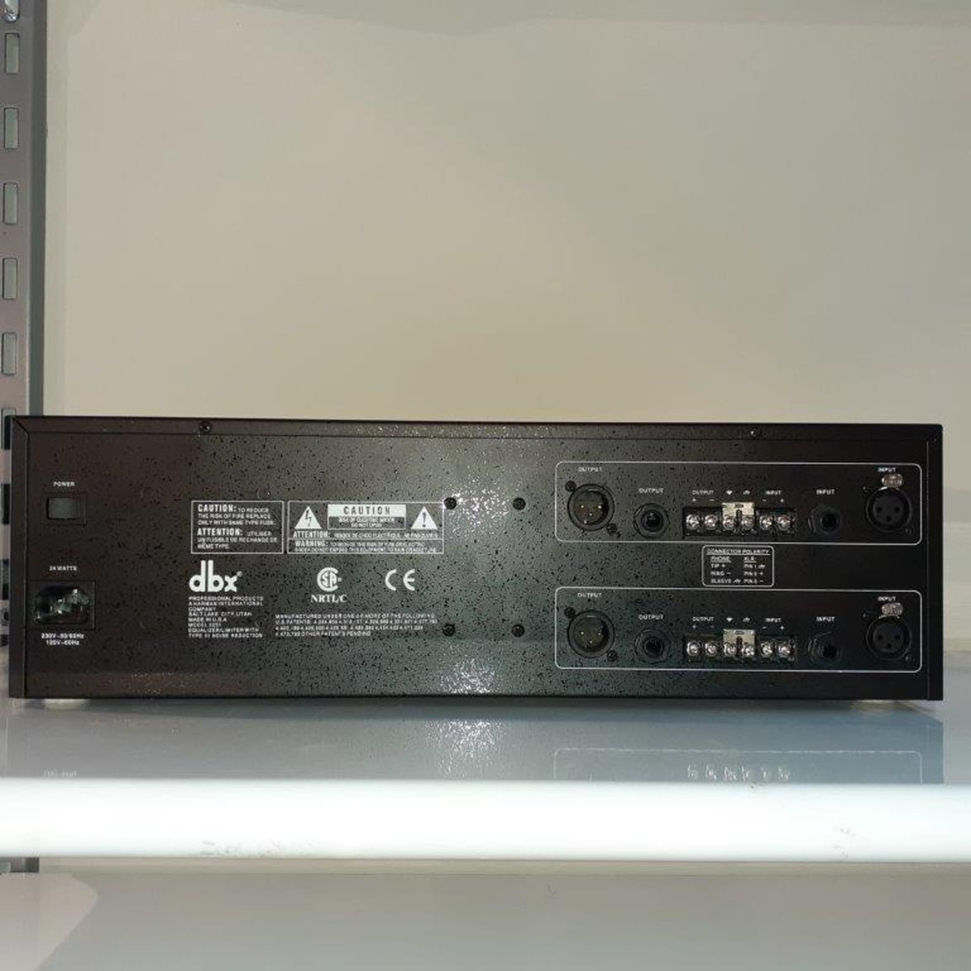 DBX Equalier/Limiter, mod: 2231 - Image 2 of 4