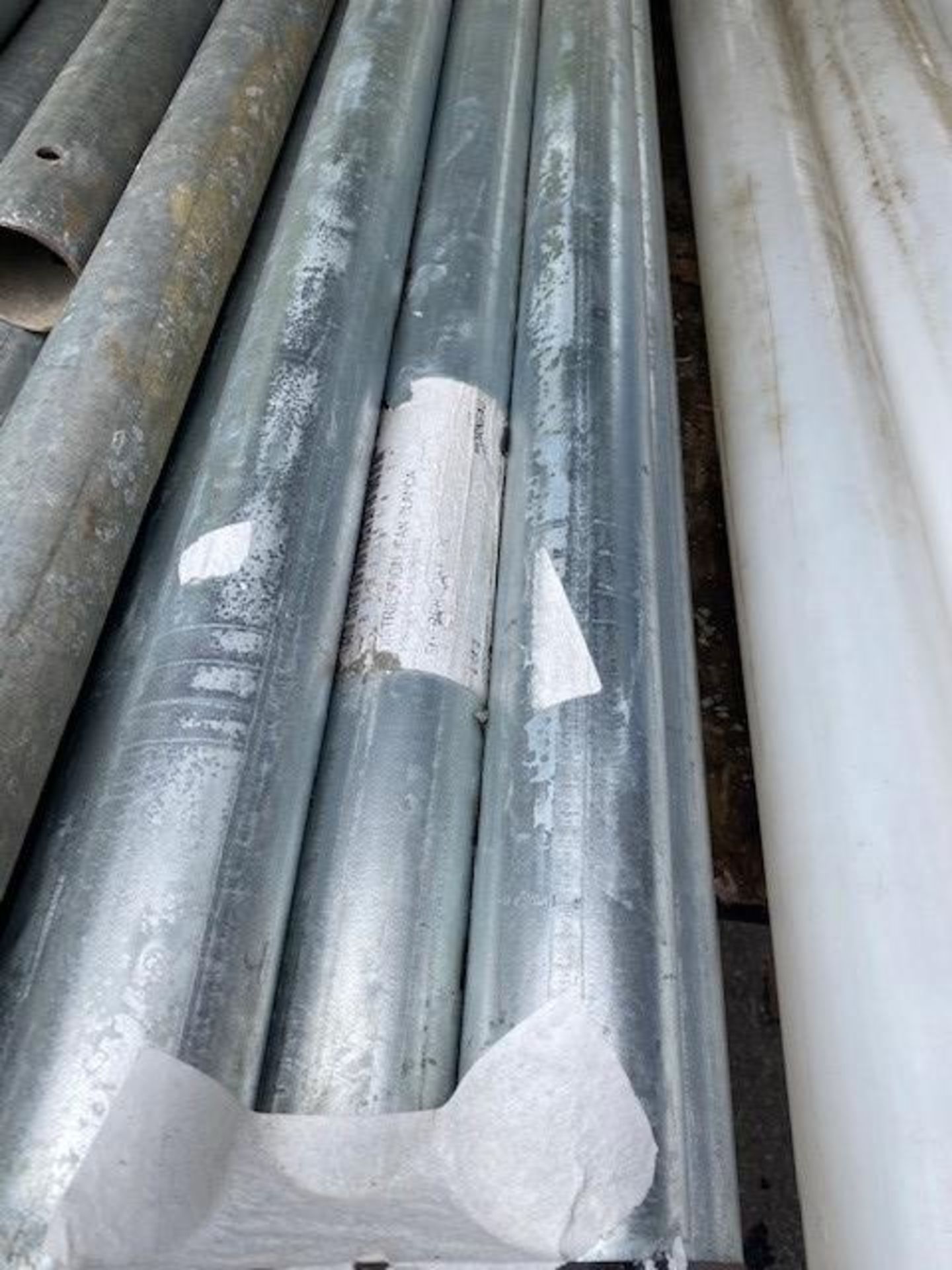 1-lot 16pcs galv fence posts 12 ft & 10ft lengths x2 1/2 inch - Image 5 of 5