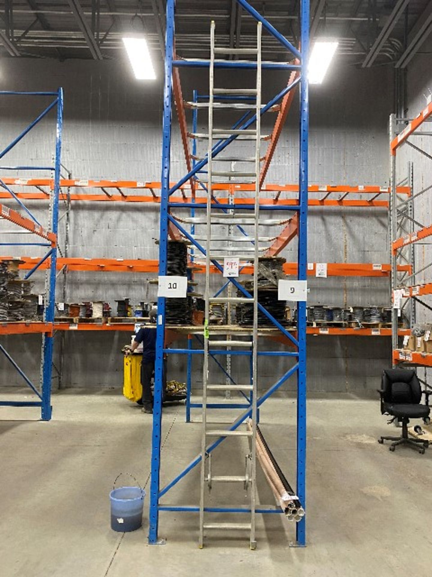 Aluminum ladder, 12ft