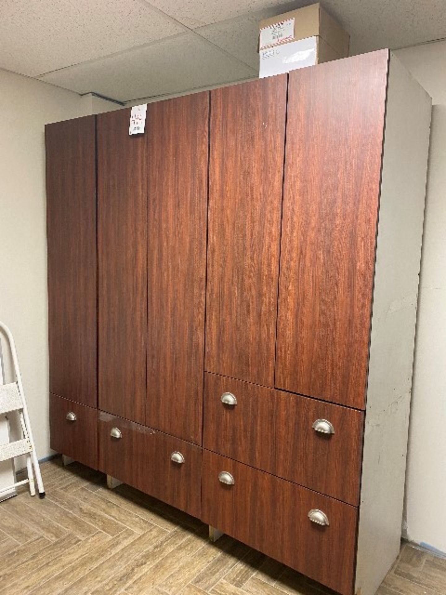 LOT, Storage cabinets, 3 sections