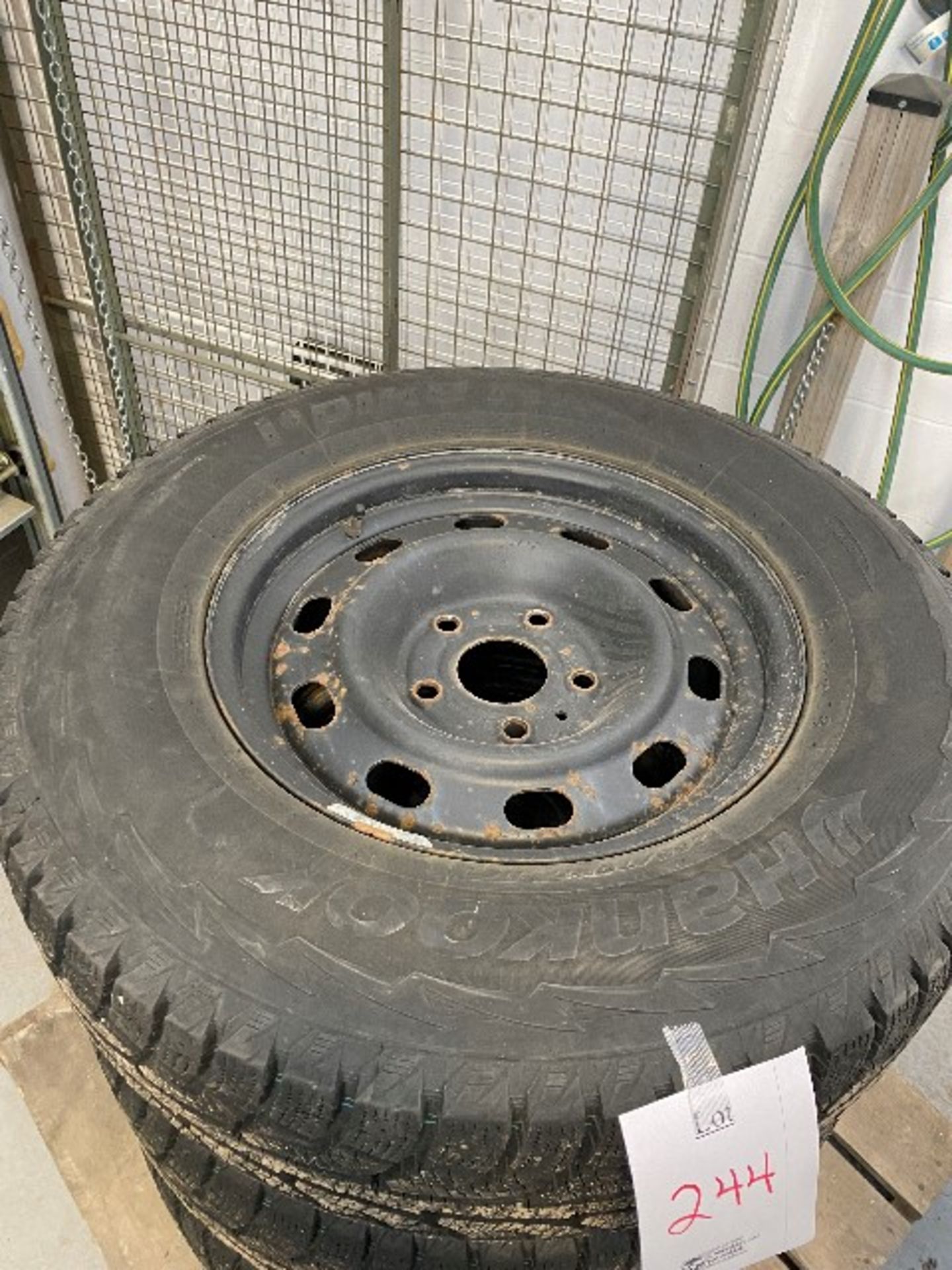 Hankook iPike RW11 snow tires, 265/70R17, 4pcs (mounted on rims, for Dodge Ram Pickup) - Image 2 of 2