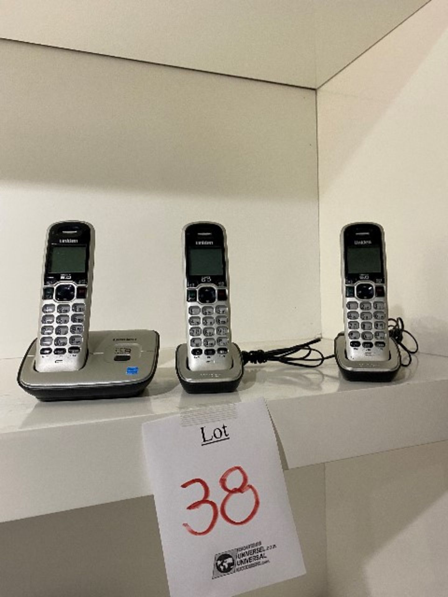 Uniden D1660 Cordless phone system, 3 handsets