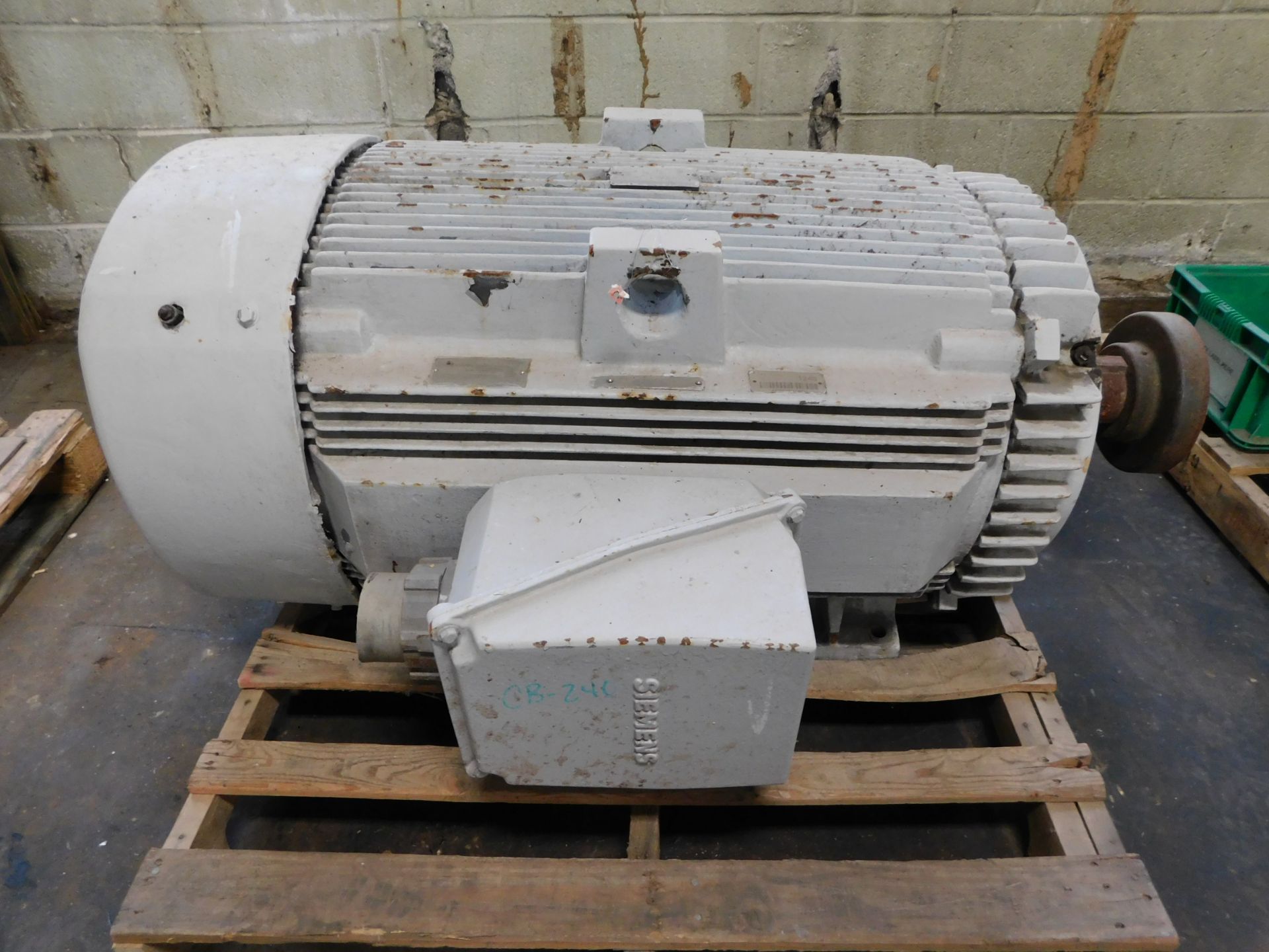 GE Electrical Motor. 250 HP. 460 V. 3 PH. 449T. 1790 RPM