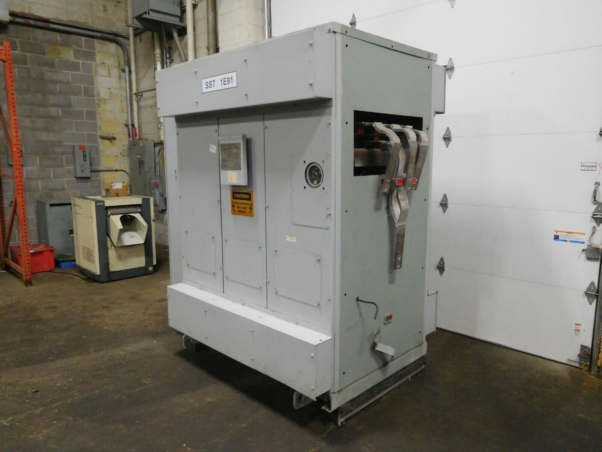 GE 750/1000 KVA Dry Type Transformer. 2400-480Y/277 V. 3 Ph. Class AA. - Image 2 of 5