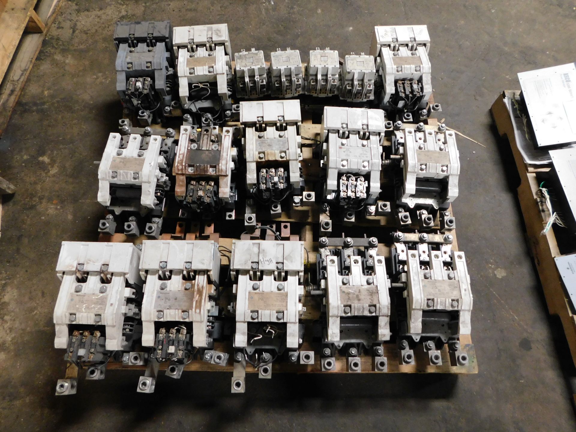 Pallet of Westinghouse / Cutler Hammer Contactors - Size 4, 5, 6