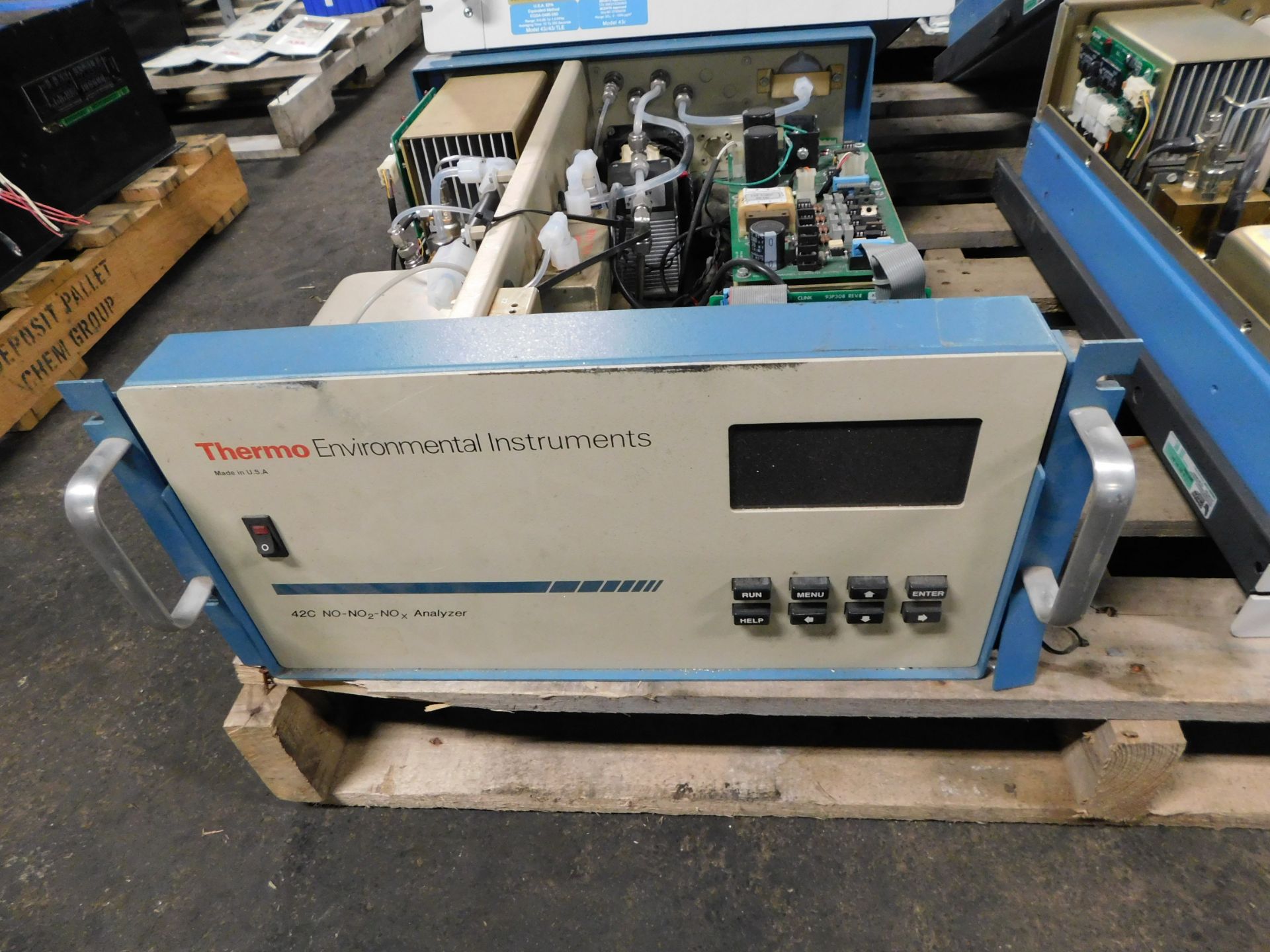 Pallet of Thermo CEMS Equipment - 42i, 42c, (2) 43i - Image 5 of 5