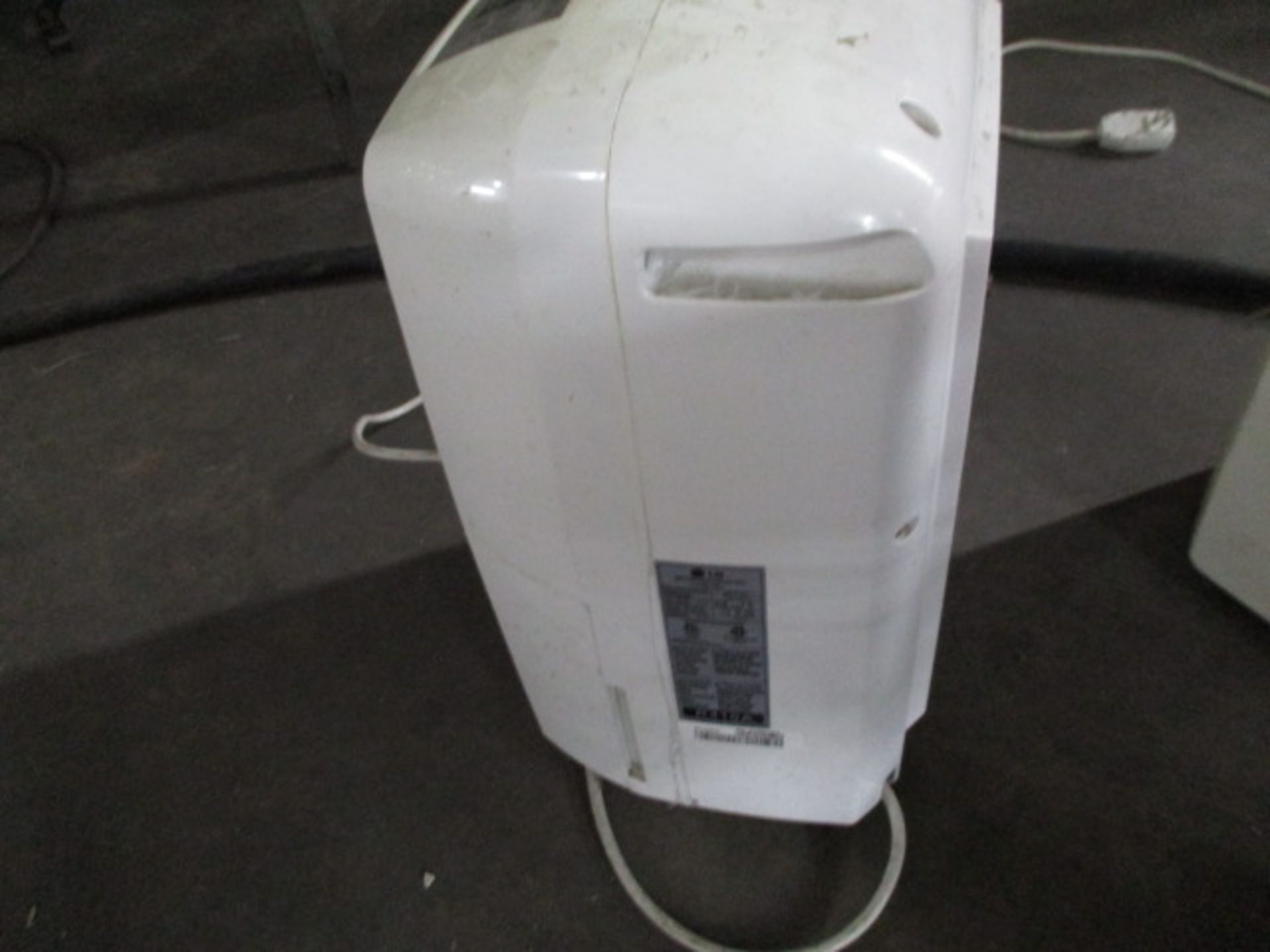 LG LD301EL 30 Pint Dehumidifier - Image 6 of 7