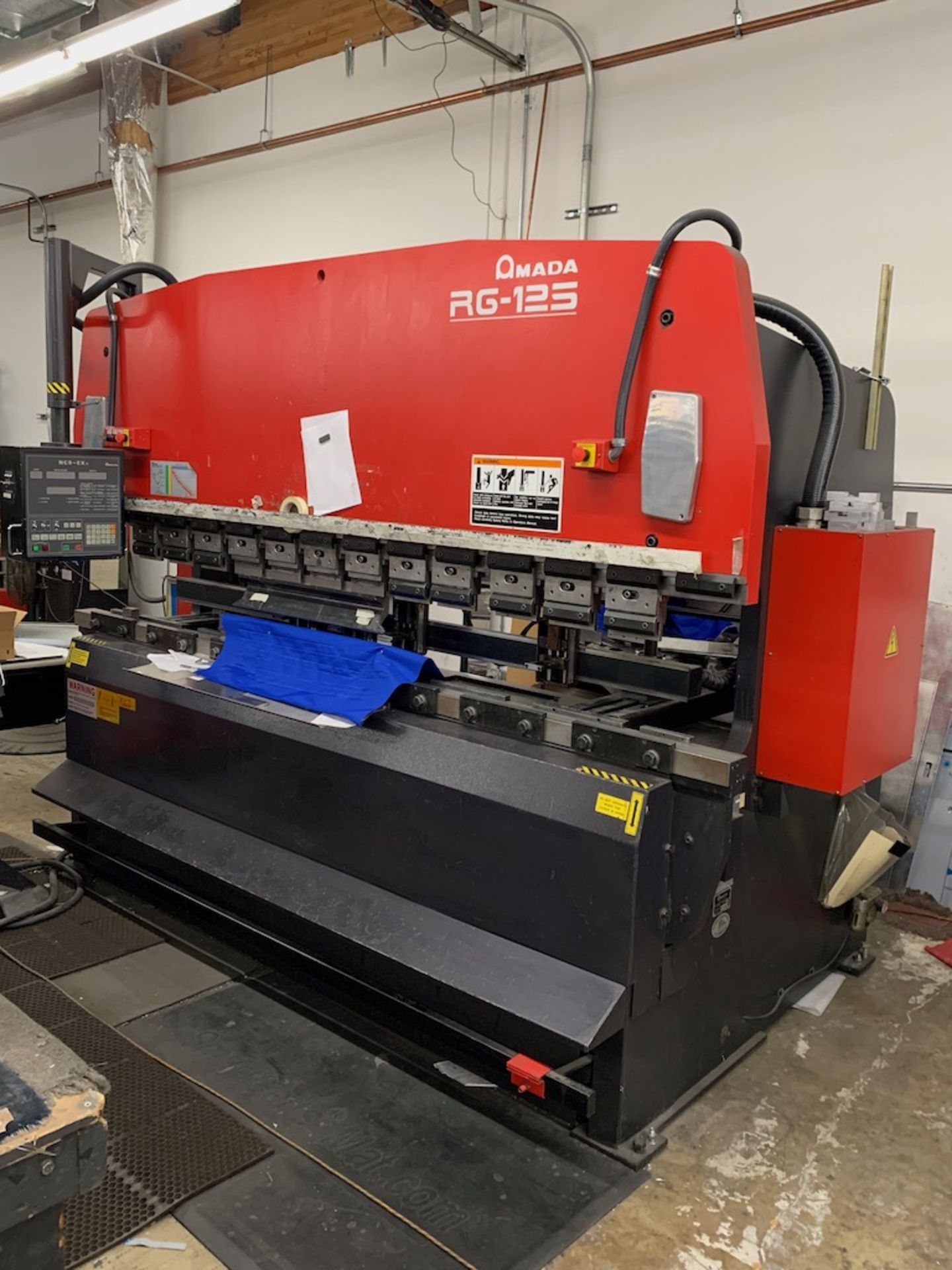 (2001) Amada RG-125 / 9DE CNC Hydraulic Brake Press SN/ 01251911 Includes, Assorted Tooling, Compone - Image 6 of 6