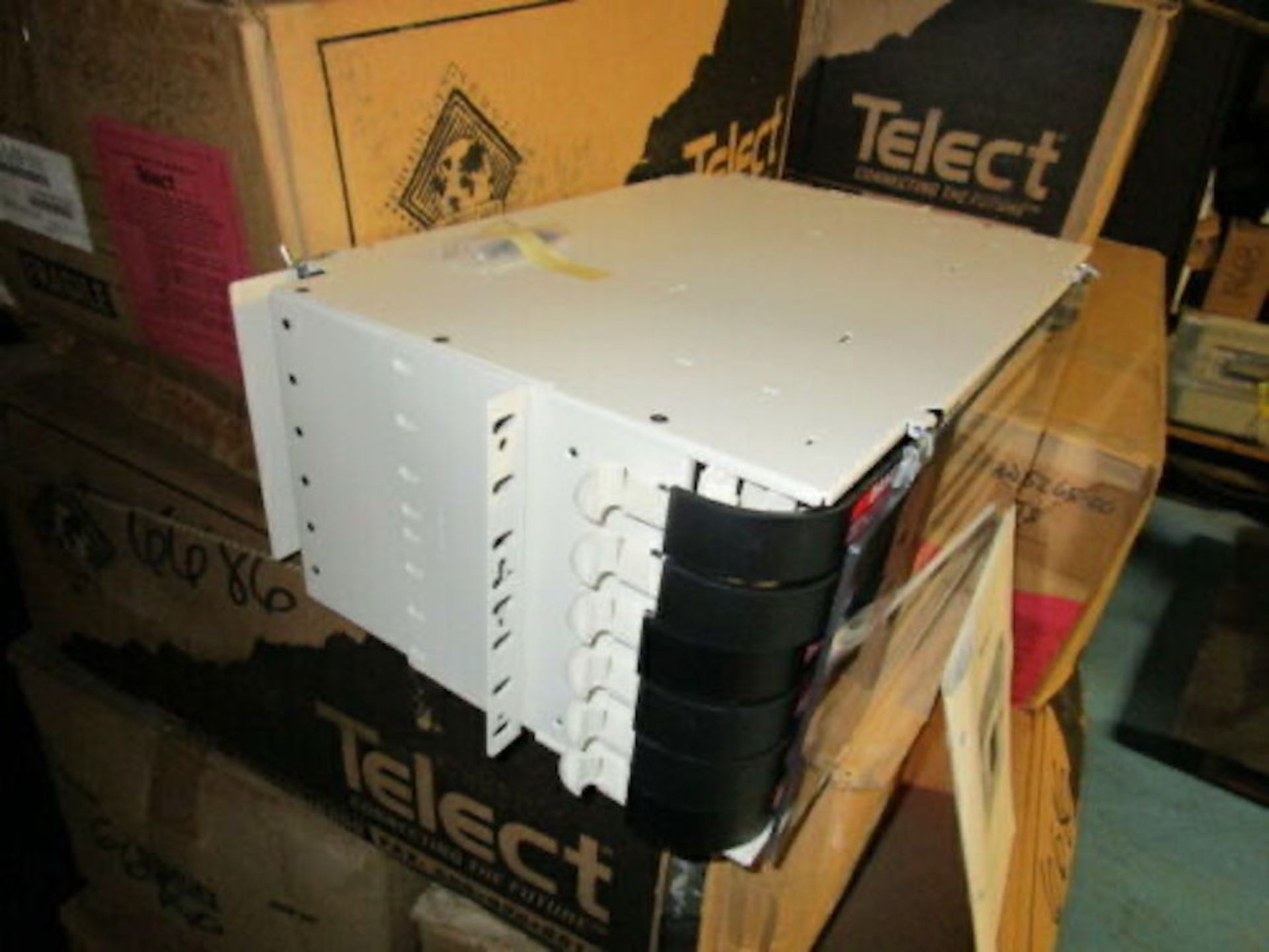 Lot to Include: (15) Telect 19 Inch Linxs Lightwave Integrated Cross Connect System - Bild 2 aus 4