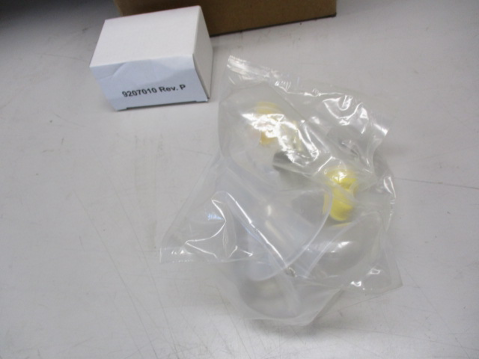 Medela Pump in Style w/ Max Flow Insurance Breast Pump - Image 5 of 5