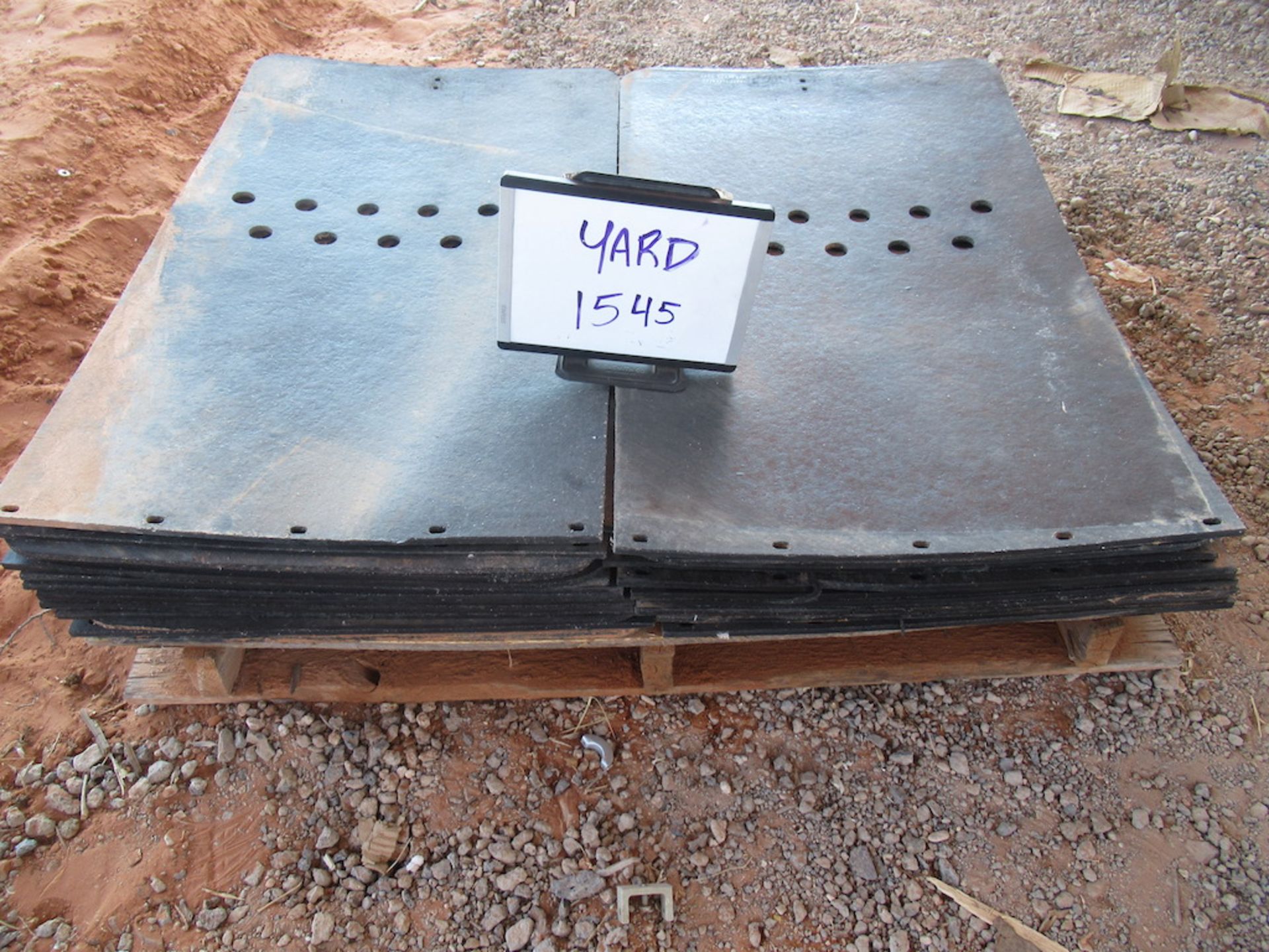 Lot of 28 40x24x.5 Rubber Mudflaps, 28, 432 lbs, 40"x24"x1/2" (single), 51"x42"x11" (pallet), ISLE 2 - Image 3 of 5