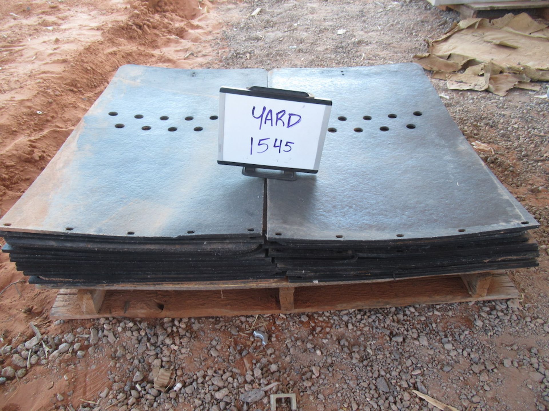 Lot of 28 40x24x.5 Rubber Mudflaps, 28, 432 lbs, 40"x24"x1/2" (single), 51"x42"x11" (pallet), ISLE 2 - Image 2 of 5