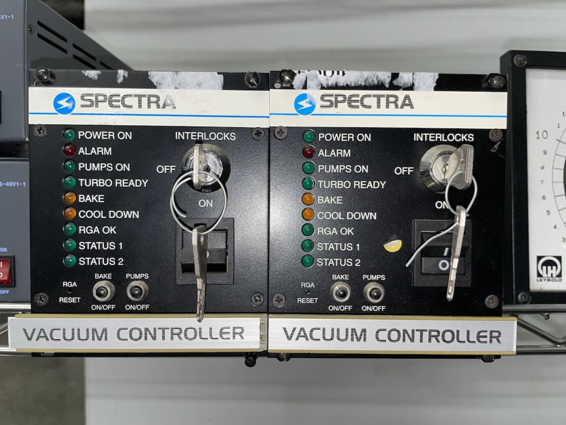 Lot: Qty-2 Spectra Physics Vacuum Controllers - Image 2 of 3