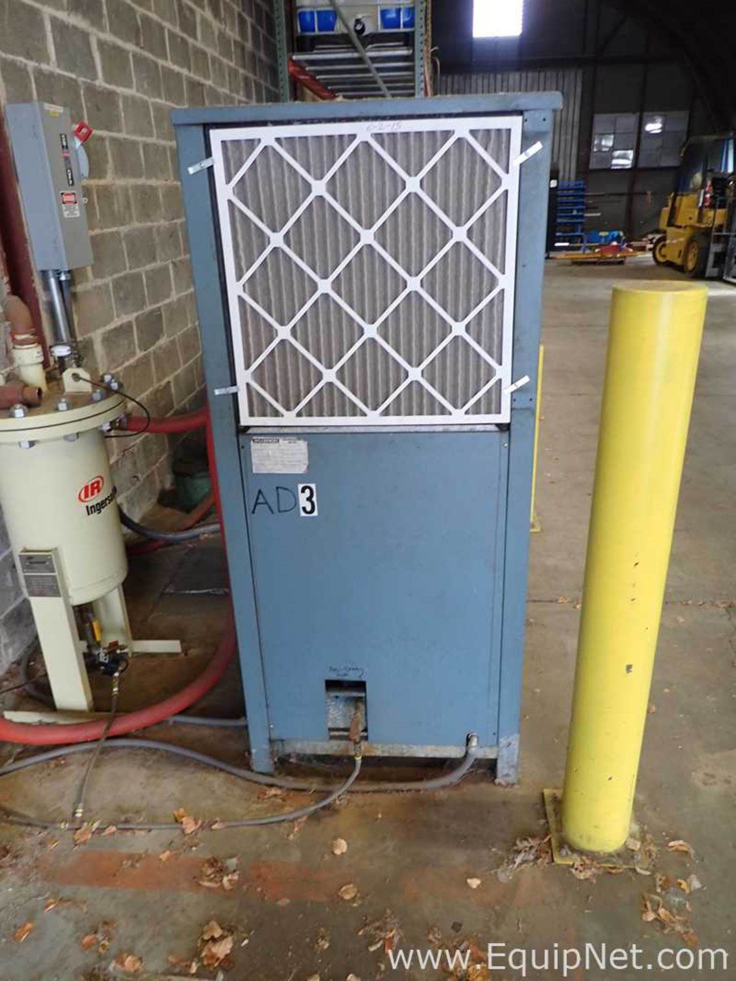 Wilkerson H10-HH-E01 Refrigerated 250 CFM Air Dryer - Image 2 of 4