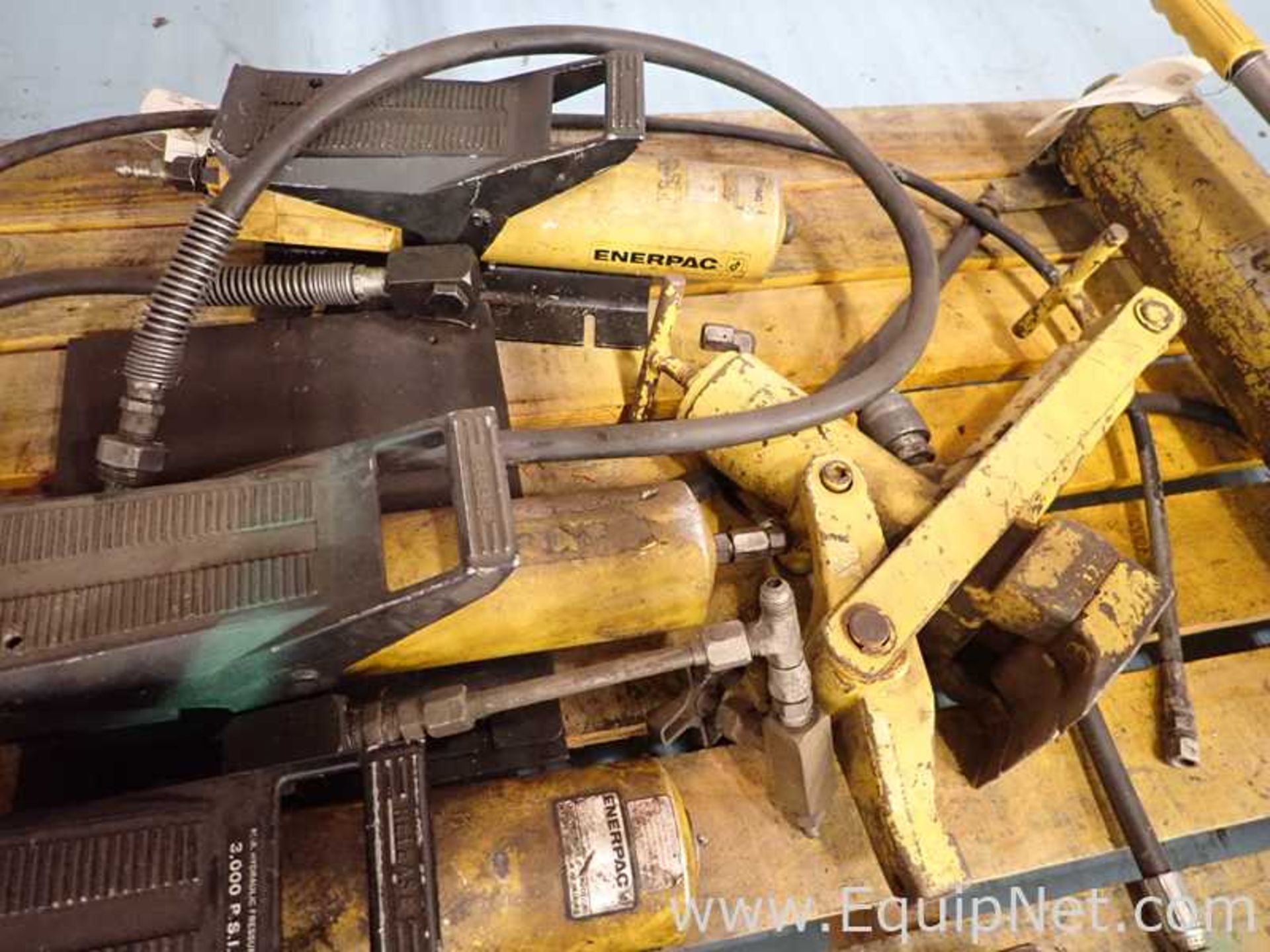 Lot of 6 Enerpac Air-Operated Jacks - Image 3 of 4