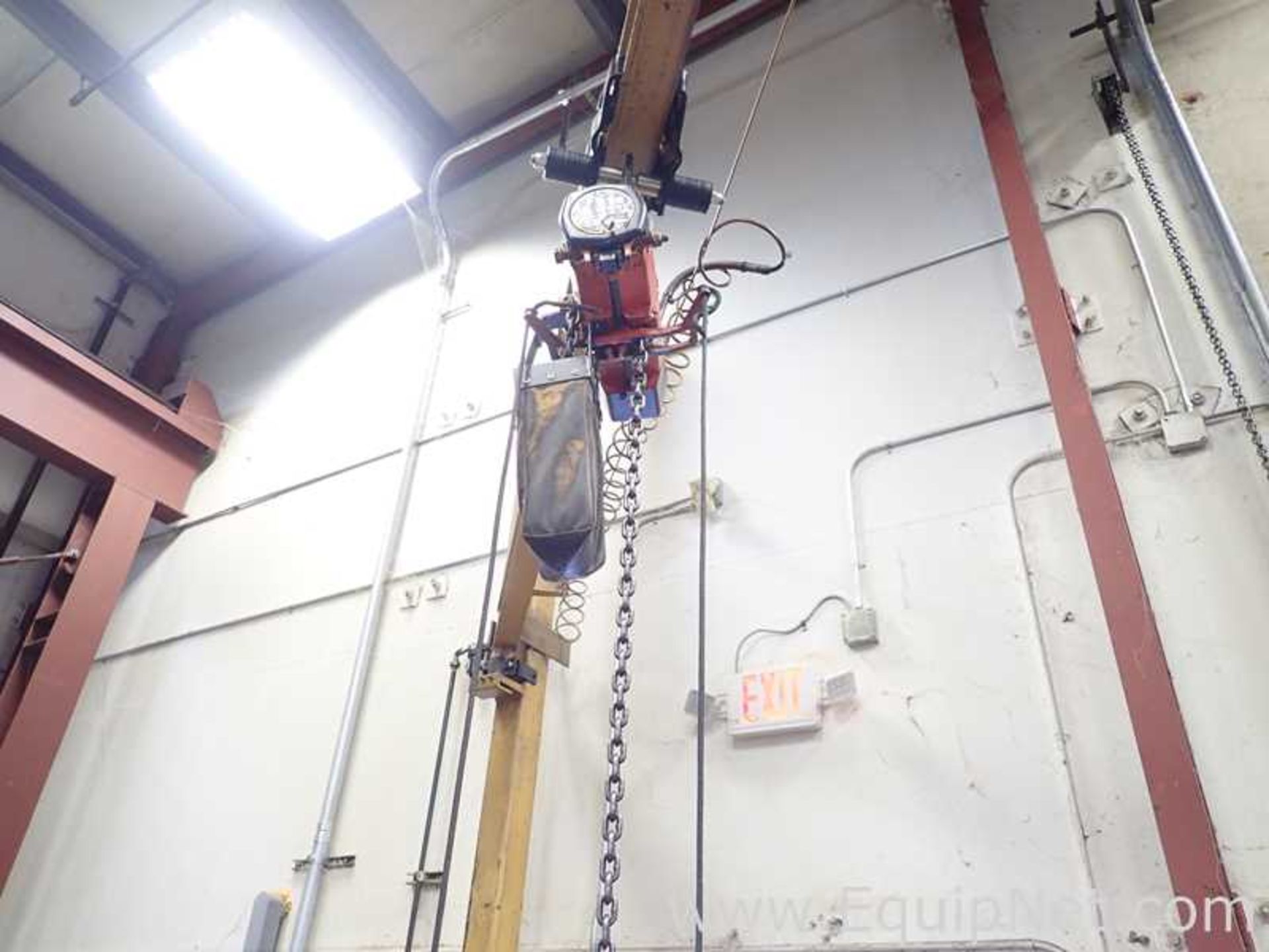 Half Ton Jib Crane with Half Ton Pneumatic Hoist C30 - Image 3 of 4