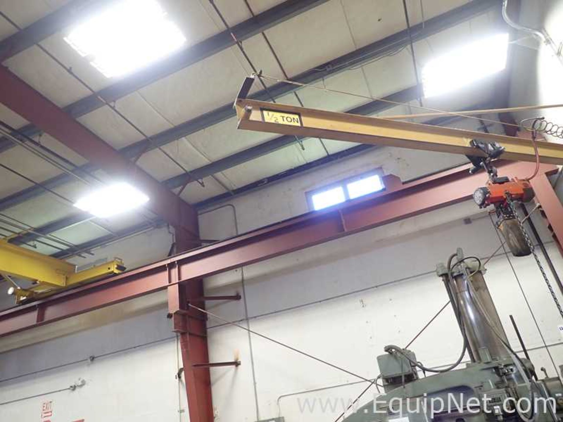 Half Ton Jib Crane with Half Ton Pneumatic Hoist C30