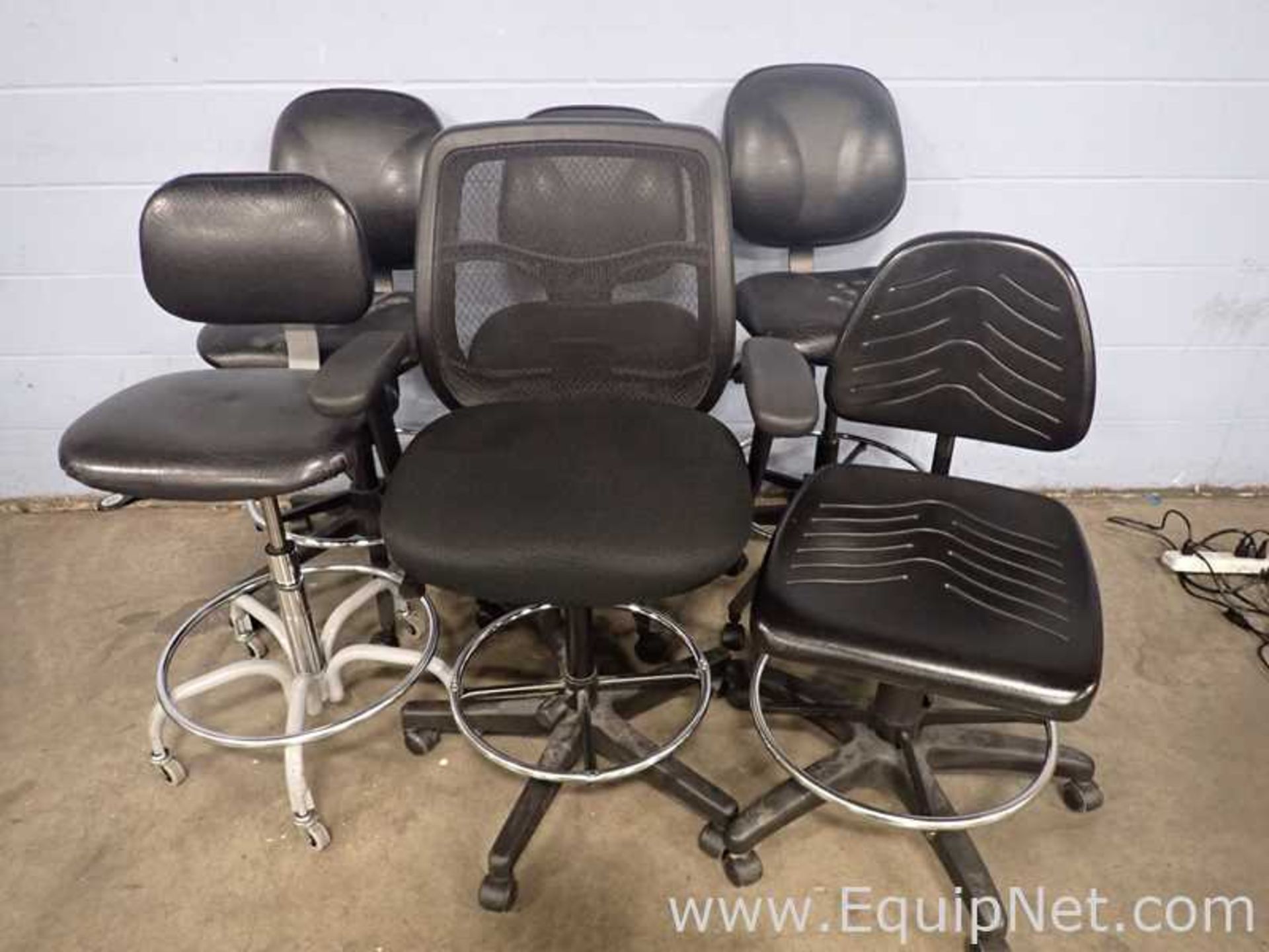 Lot of 6 Black office Chairs - Image 3 of 5