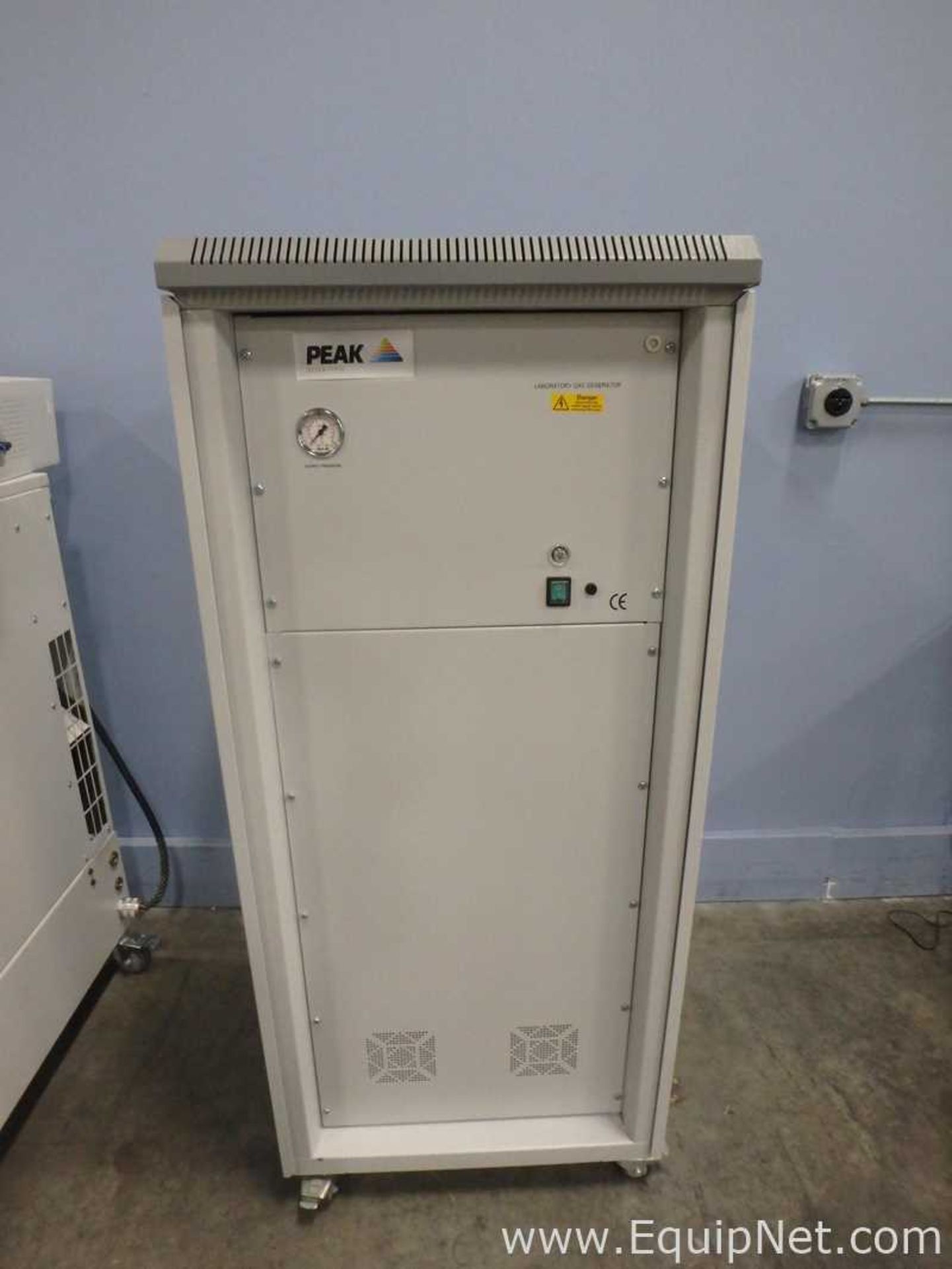 Peak Scientific Instruments Ltd. NM300L-Dual Laboratory Gas Generator